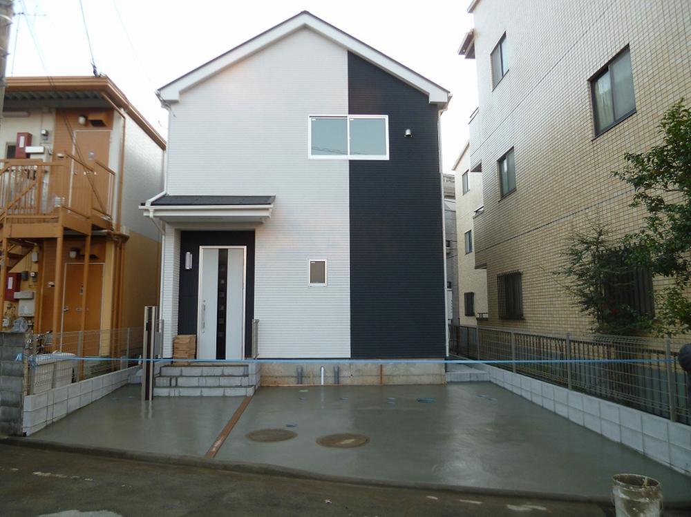 Local appearance photo. Local (11 May 2013) Shooting