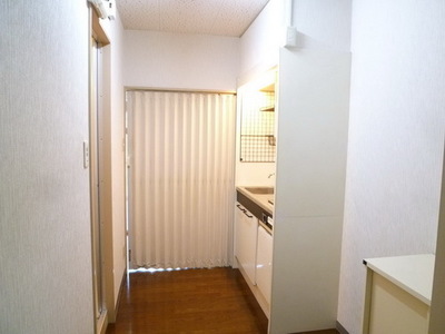 View. There is also a partition door, Draft also not worried