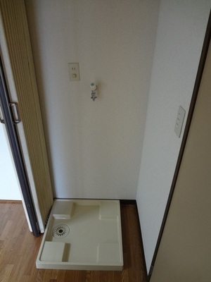 Other room space. Dressing room (Laundry Area)