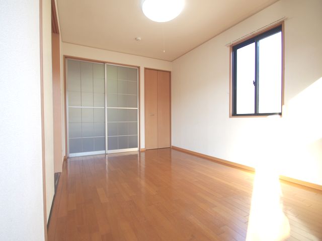 Living and room. Two-sided lighting, Flooring Western-style 6 Pledge