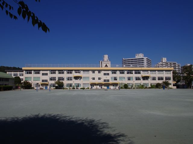 Primary school. 1140m to Hachioji Municipal Higashiasakawa elementary school (elementary school)