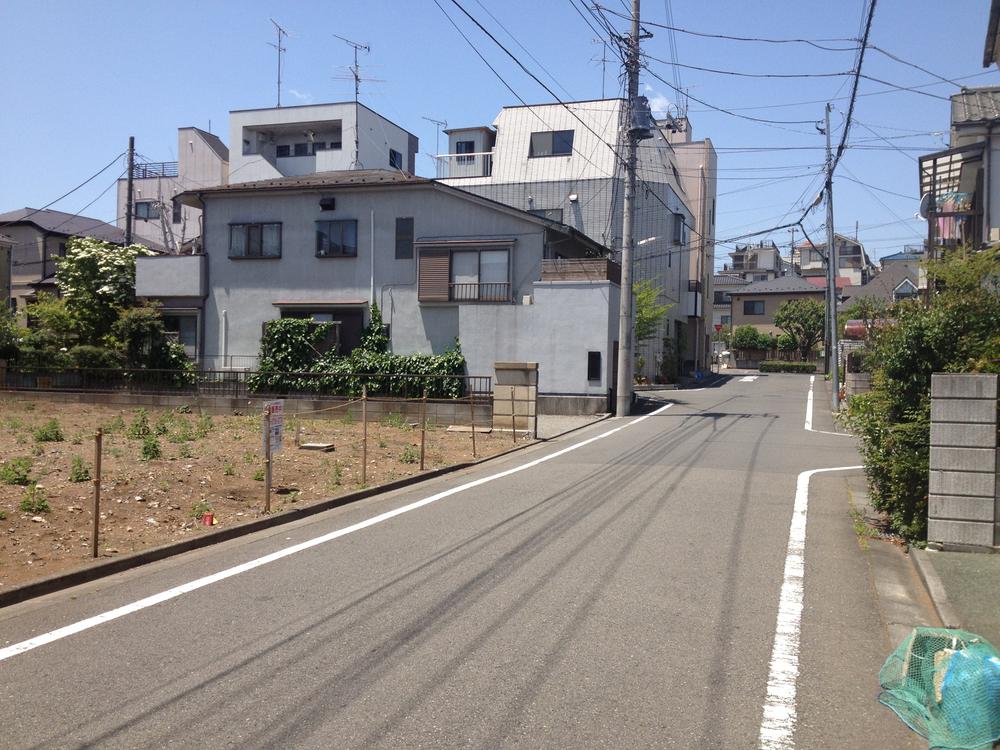 Local photos, including front road. Local (April 2013) Shooting