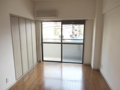 Living and room. Western-style room is bright