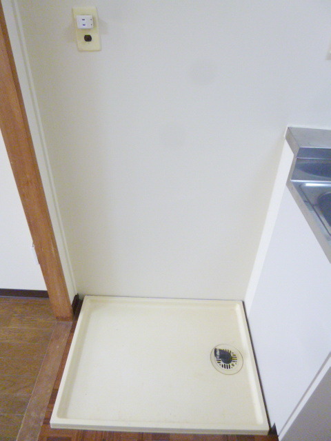 View. Washing machine Storage