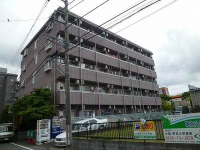 Building appearance. Property is along the river