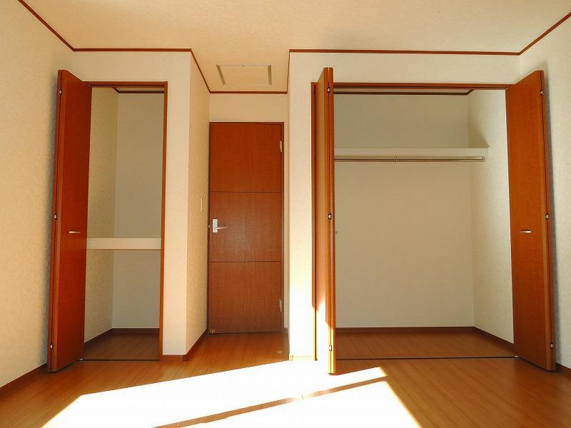 Non-living room. Enhance storage of the main bedroom 1 Building