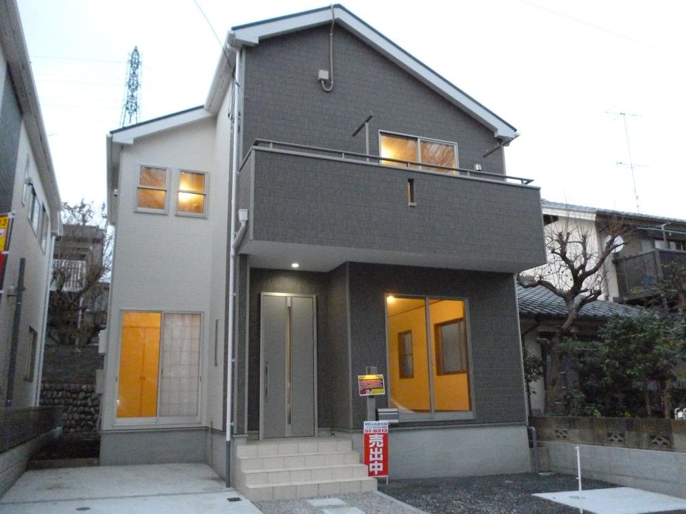 Local appearance photo. Local (12 May 2013) Shooting Building 2