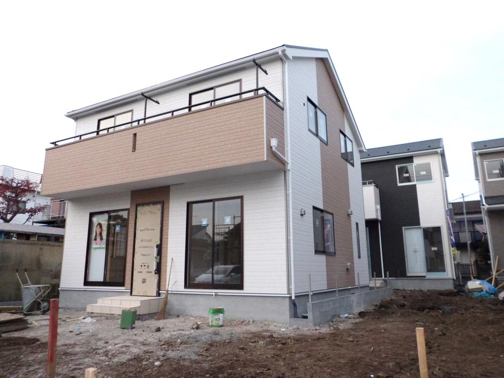 Local appearance photo. Local (12 May 2013) Shooting