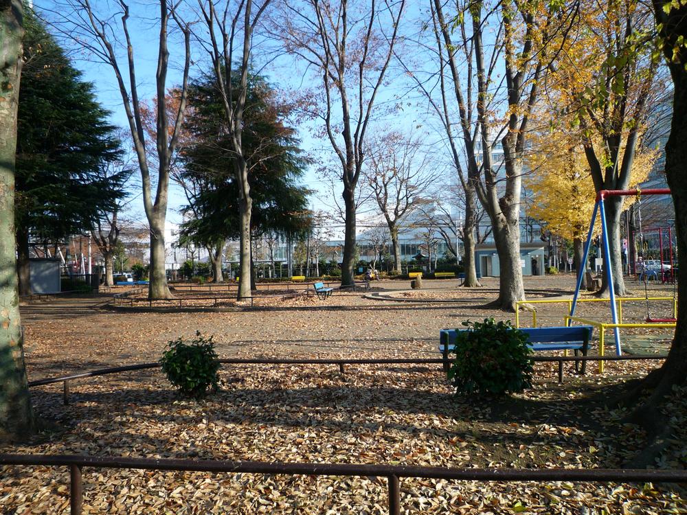 park. 100m to the north Hachioji park