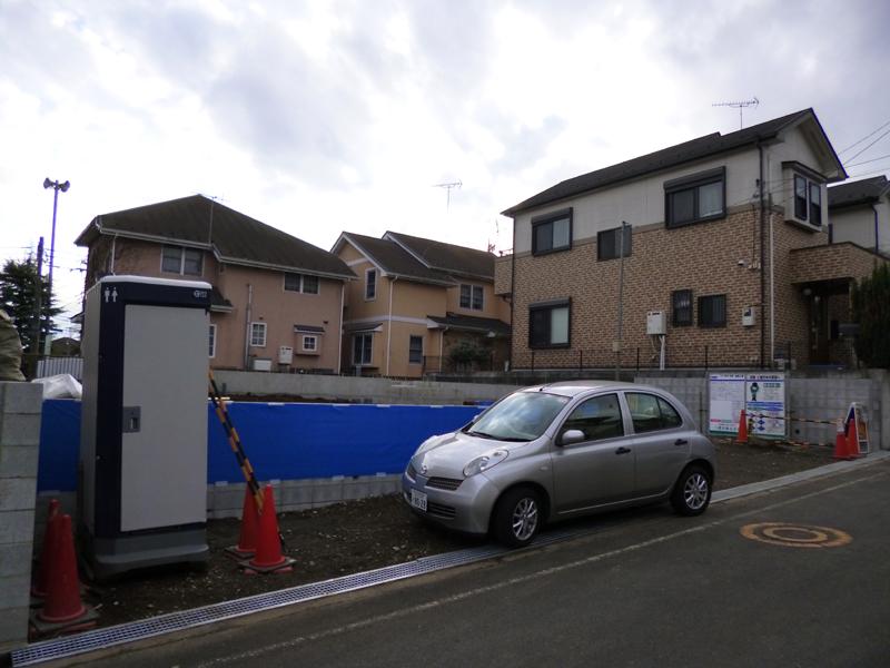 Local photos, including front road. 2013 December 31