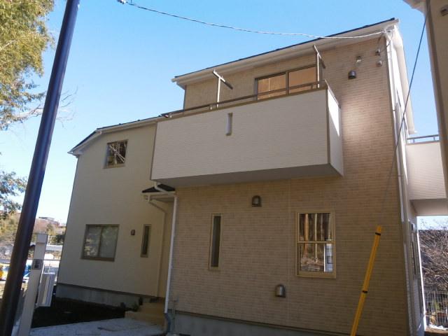 Local appearance photo. 1 Building