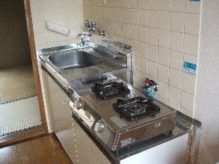 Kitchen. Two-burner gas stove can be installed