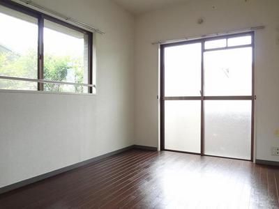 Living and room. Room 1