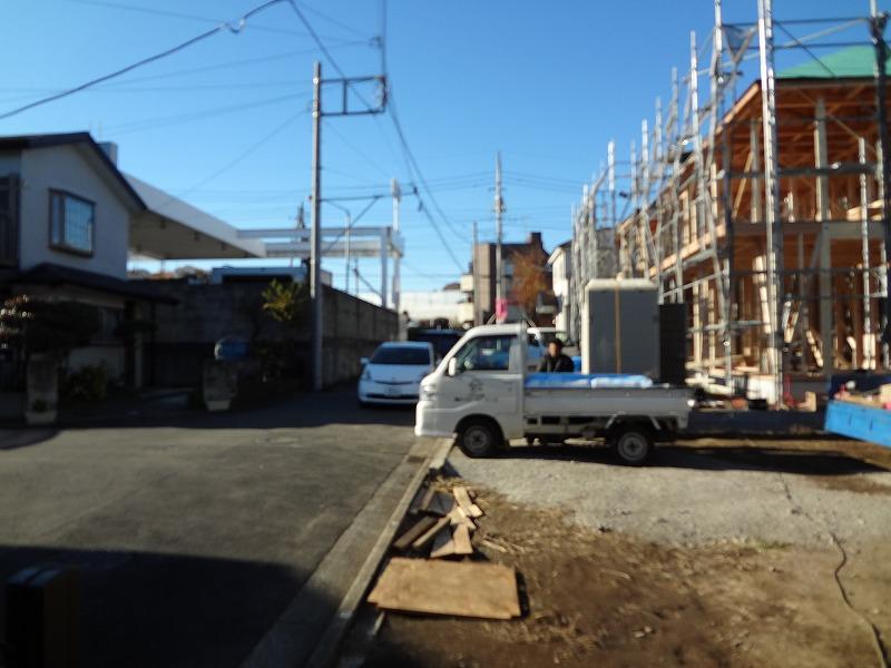 Local photos, including front road. Local (11 May 2013) Shooting