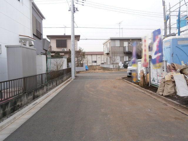 Local photos, including front road. 2013, December 26, 2008 shooting