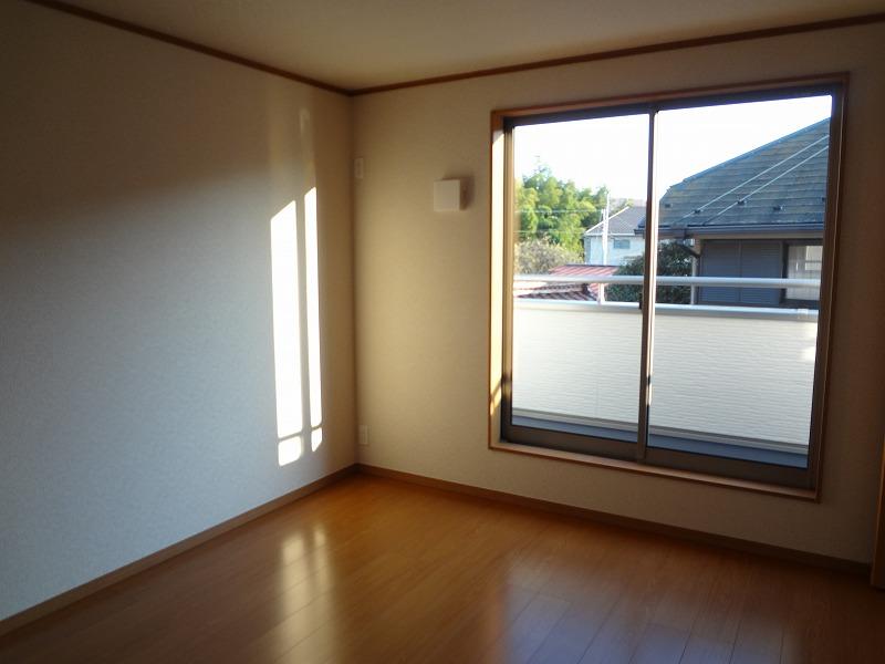 Non-living room. Indoor (12 May 2013) Shooting