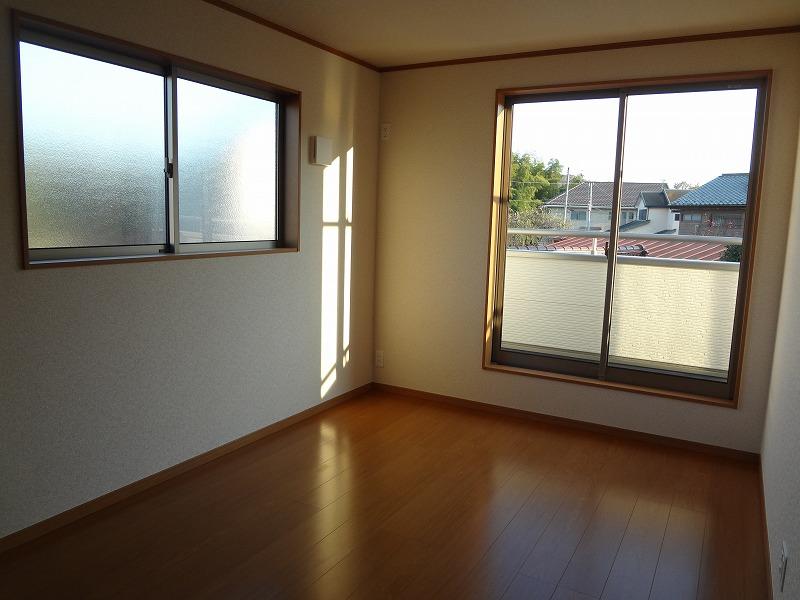 Non-living room. Indoor (12 May 2013) Shooting