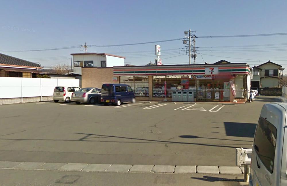 Convenience store. 550m to Seven-Eleven