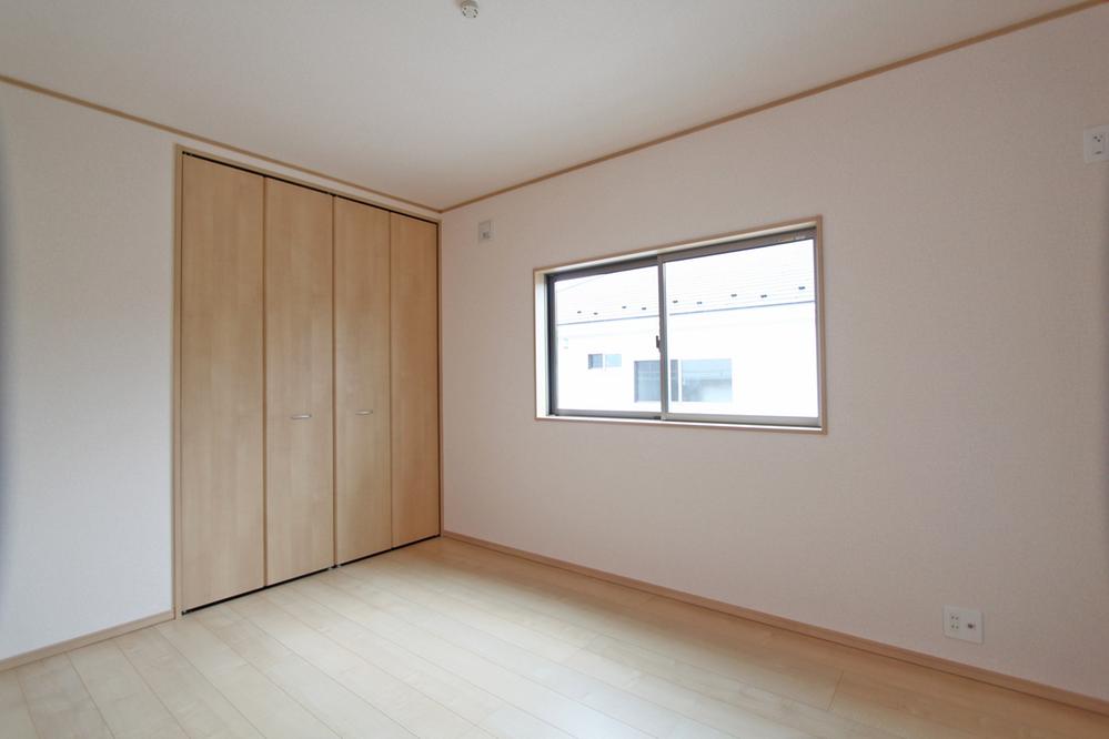 Local (August 2013) Shooting Building Western-style