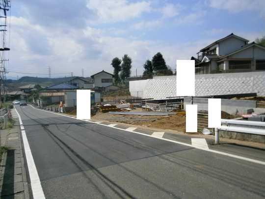 Local photos, including front road. Frontal road