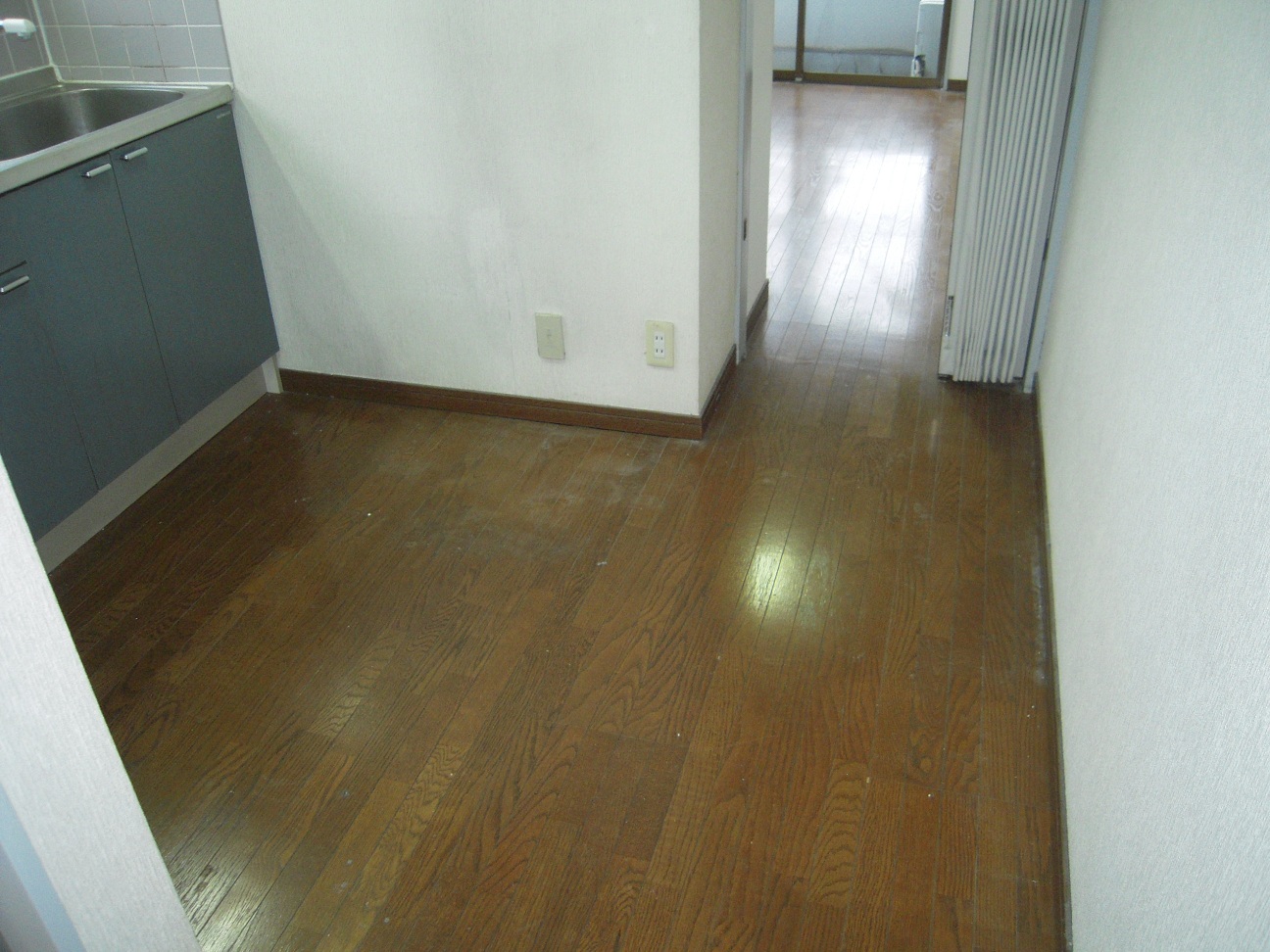 Kitchen. There are spacious 4 Pledge!