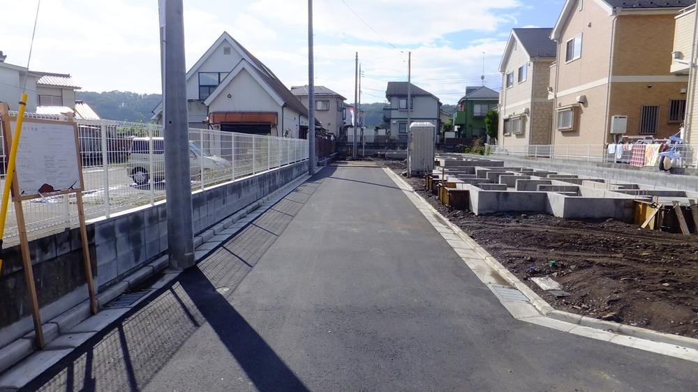 Local photos, including front road. Local (11 May 2013) Shooting