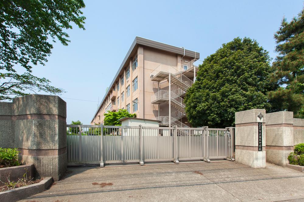 Junior high school. Municipal Yoshiki until junior high school 680m