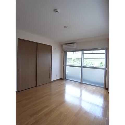 Living and room. Bath