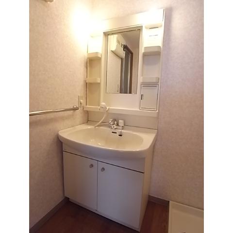 Washroom. Independent wash basin ・ Washing machine Storage