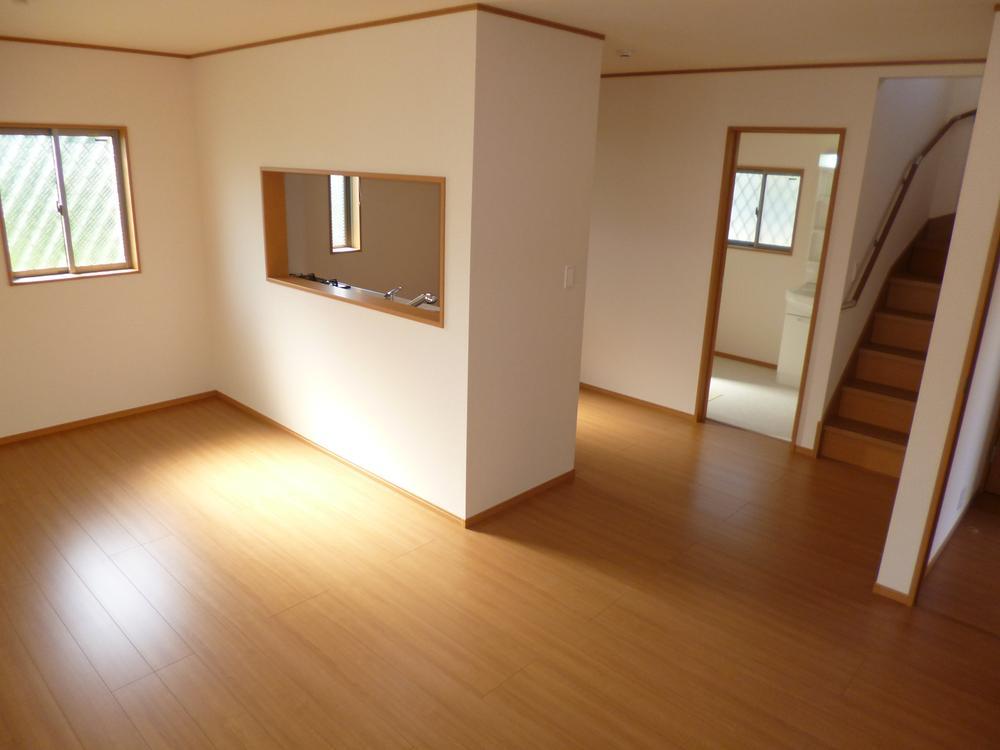 Living. Counter kitchen with a bright living room and an open feeling ・ Is a collection easy living stairs of the family.