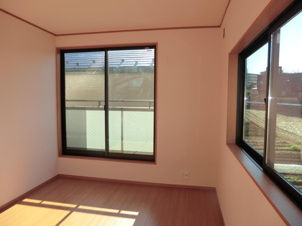 Non-living room. Indoor (11 May 2013) Shooting