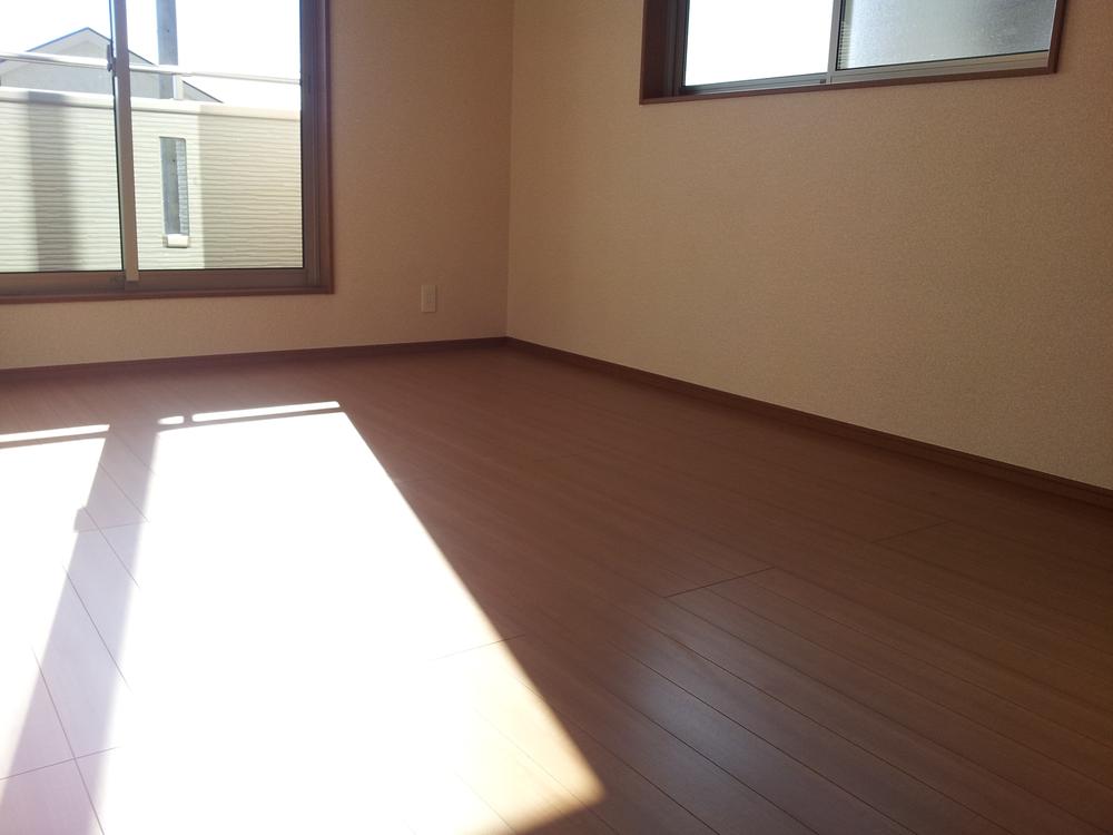 Other introspection. Indoor (December 2013) captured the second floor.