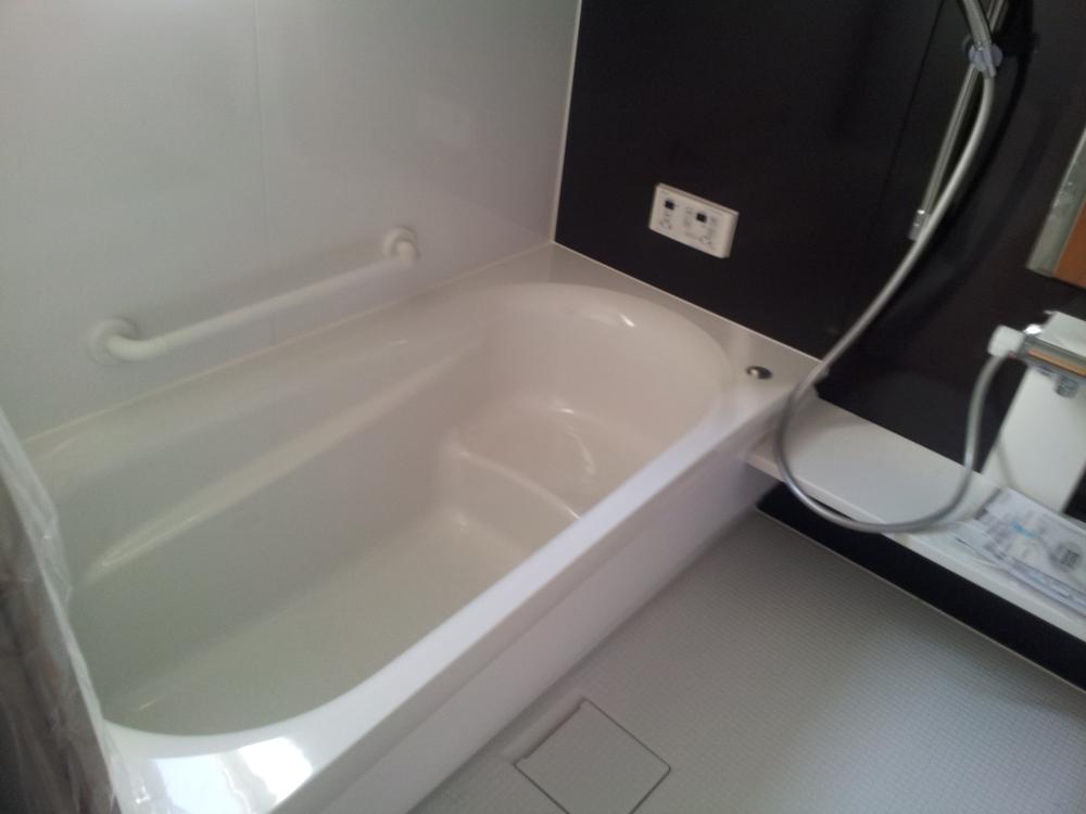 Bathroom. Indoor (12 May 2013) Shooting