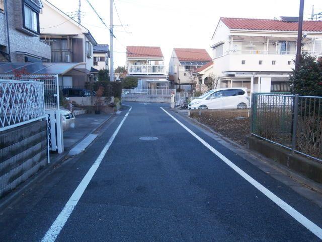 Local photos, including front road. 2013 December 21, shooting