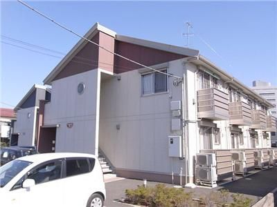 Building appearance. Yang hit good rooms.