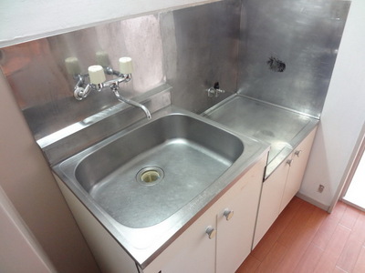 Kitchen.  ☆ Two-burner stove is installed Allowed ☆ 