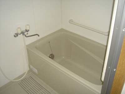 Bath. Bus with add cooked! 