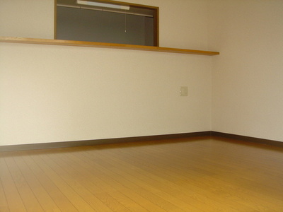 Living and room. Counter Kitchen! 