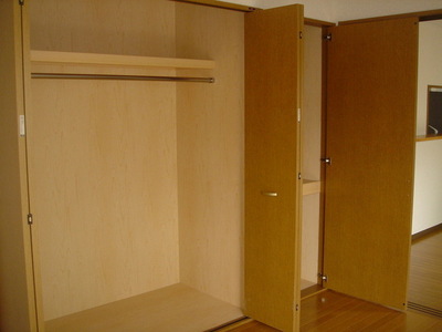 Receipt. Balcony side Western-style! With closet! 