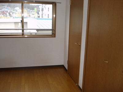 Living and room. Aisle Western-style! 