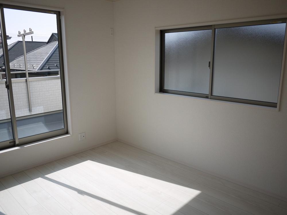 Same specifications photos (Other introspection)