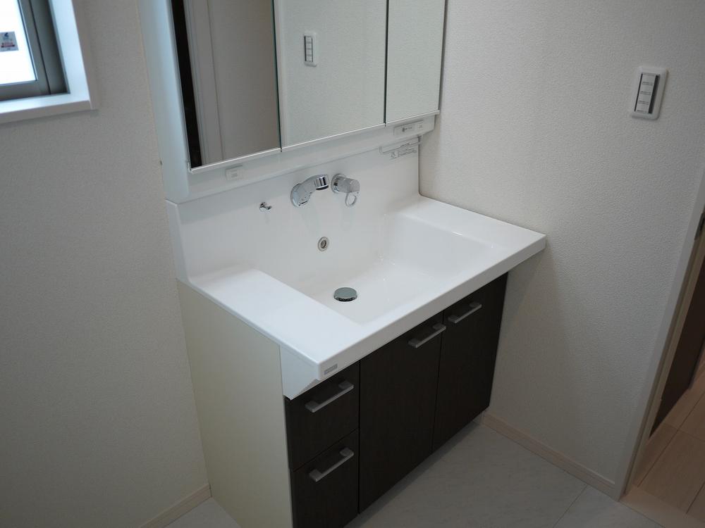 Same specifications photos (Other introspection)