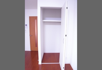 Receipt. Closet of white keynote