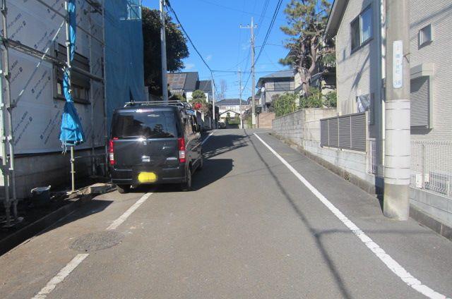 Local photos, including front road. 2013 December 24, shooting