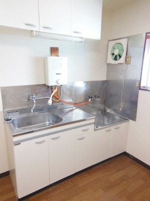 Kitchen. ☆ Please wields arm with good dishes ☆