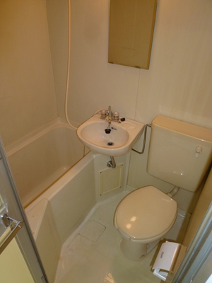 Bath. Wash basin ・ There is a mirror