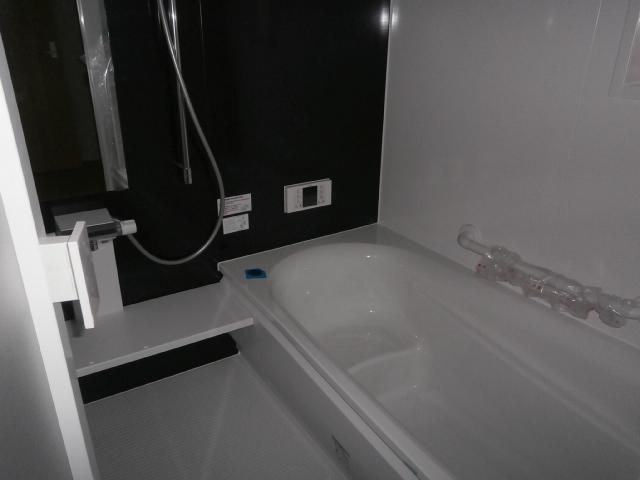 Bathroom. 4 Building 2013 December 24, shooting