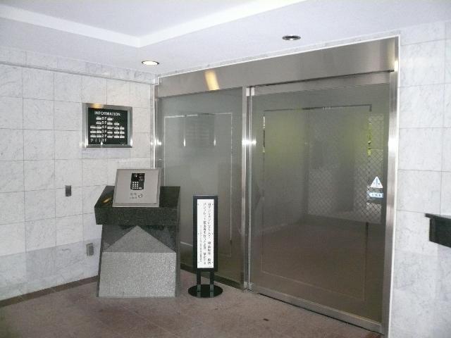 Entrance. Common areas (July 2013) Shooting