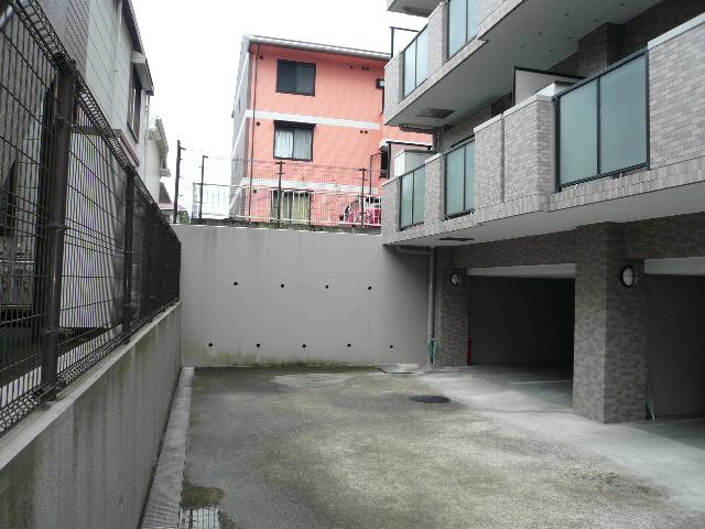 Parking lot. Common areas (July 2013) Shooting