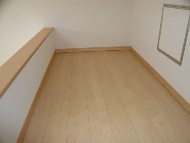 Other room space. Loft